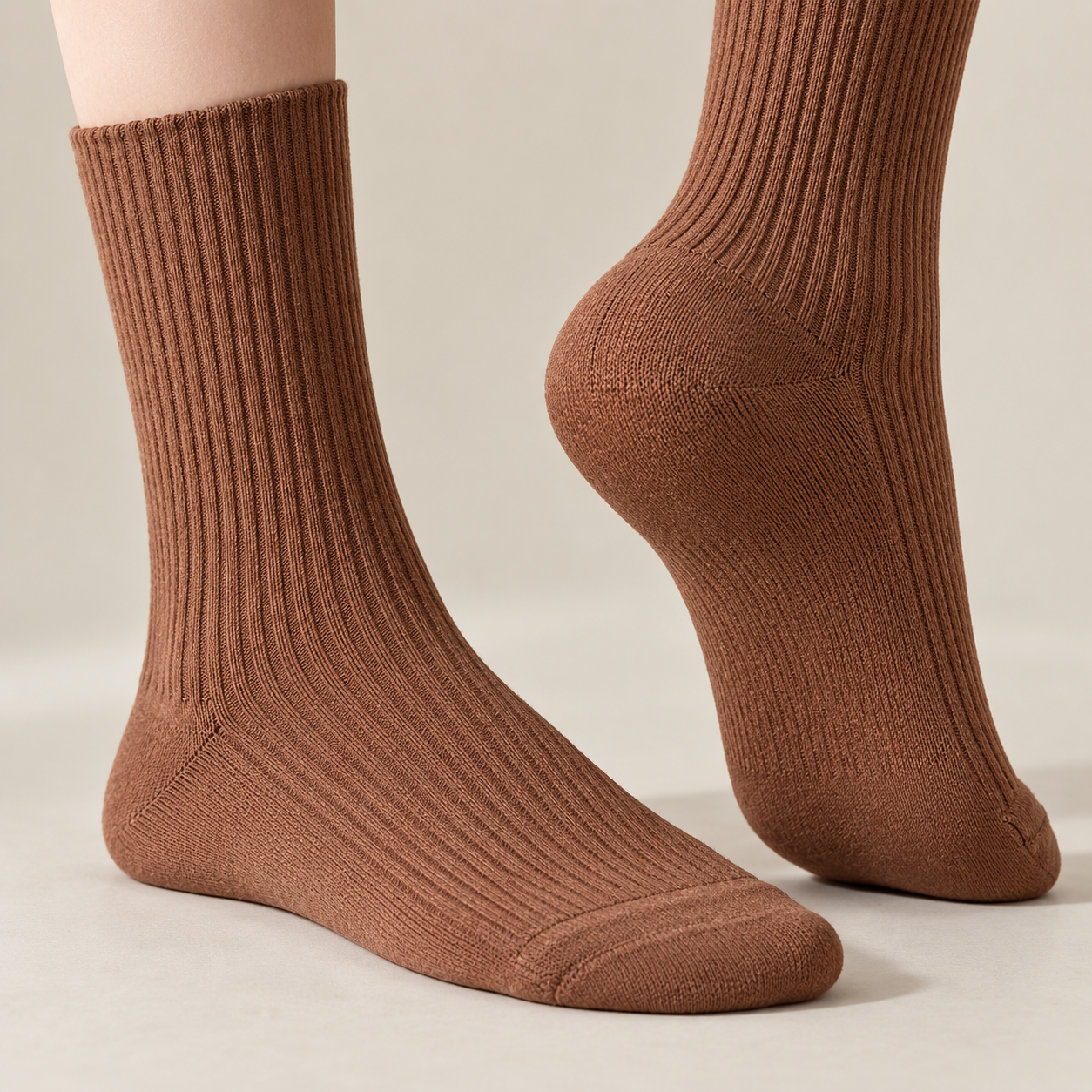 Ribbed Crew 01 foot and toe detail